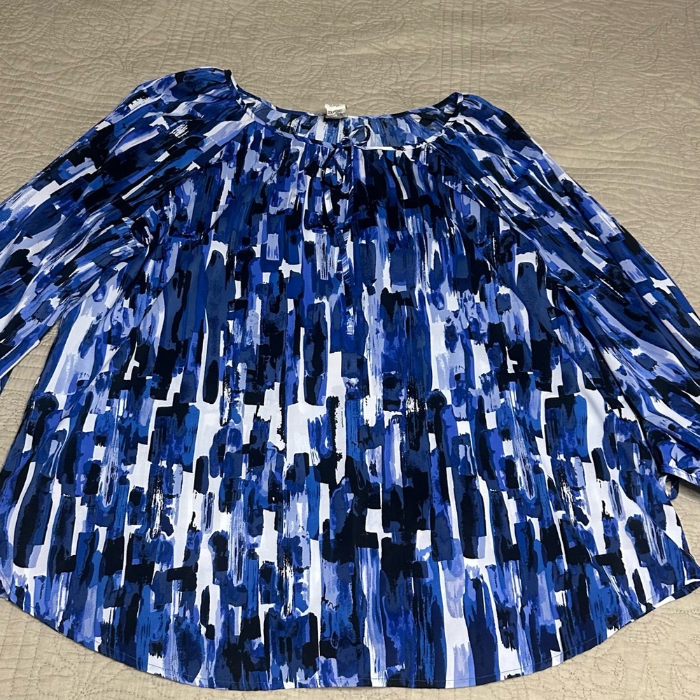 Faded Glory Blue and White Patterned Top
